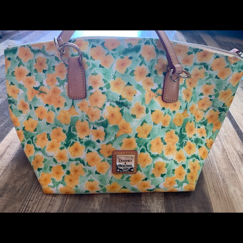 PRETTY DOONE & BOURKE TOTE FLORAL PRINT